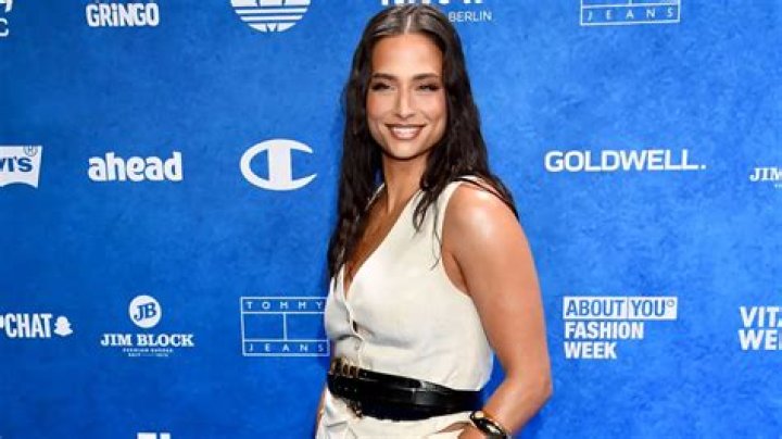 
Amira Lollysa Height, Weight, Net Worth, Age, Birthday, Wikipedia, Who, Nationality, Biography 