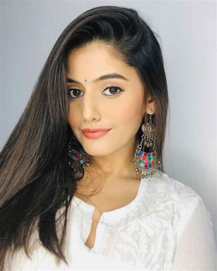 
Anahita Bharat Bhooshan Height, Weight, Net Worth, Age, Wiki, Who, Instagram, Biography 