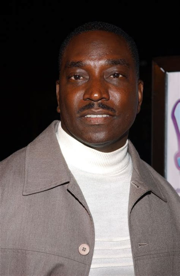 Chris Powell Height, Weight, Net Worth, Age, Birthday, Wikipedia, Who, Nationality, Biography