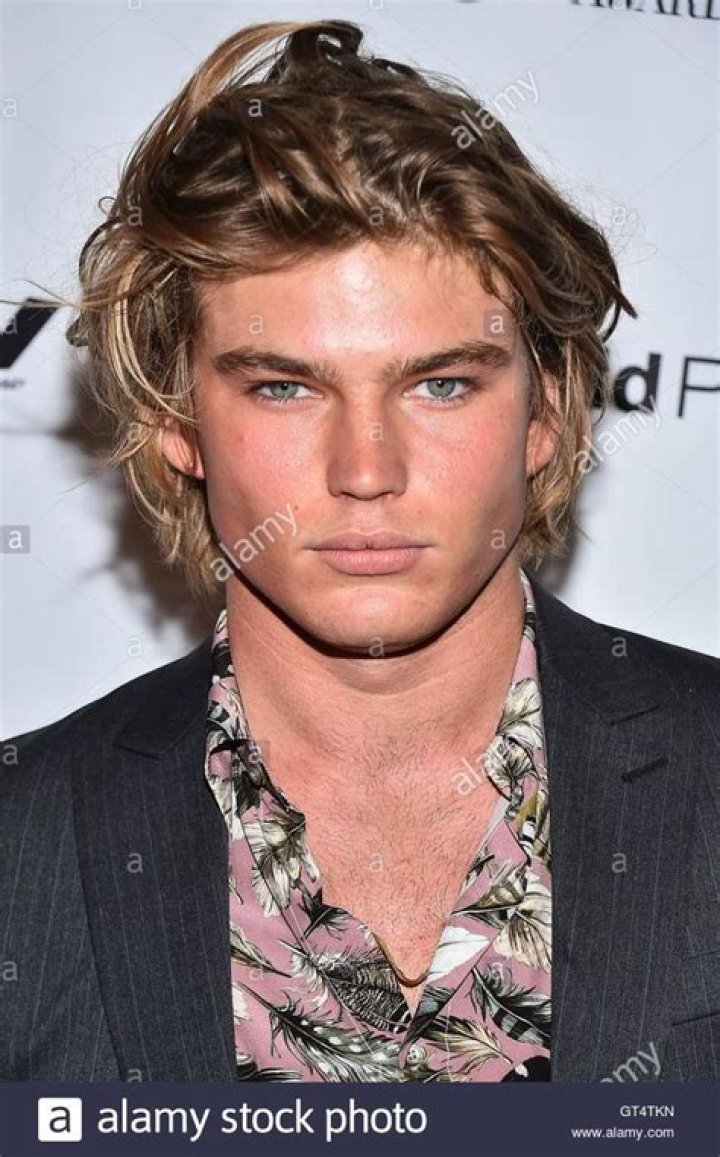 Jesse M. Barrett Height, Weight, Net Worth, Age, Birthday, Wikipedia, Who, Instagram, Biography
