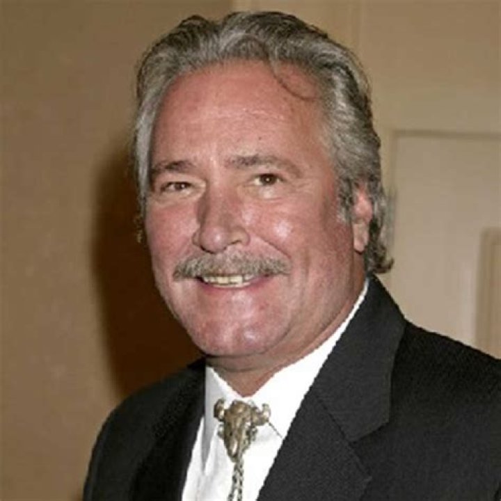 Lee Horsley Height, Weight, Net Worth, Age, Birthday, Wikipedia, Who, Nationality, Biography