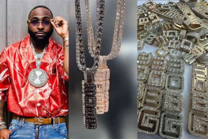 
“Some Crew Na Only Igbo Dem Dey Share”- Reactions As Davido Shows Off Customized Diamond Pendants For 30BG Members 