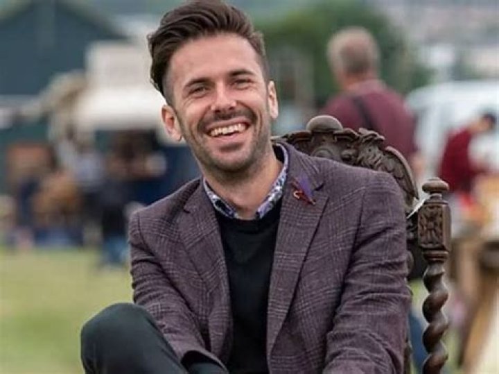 
Tim Weeks Height, Weight, Net Worth, Age, Birthday, Wikipedia, Who, Instagram, Biography 