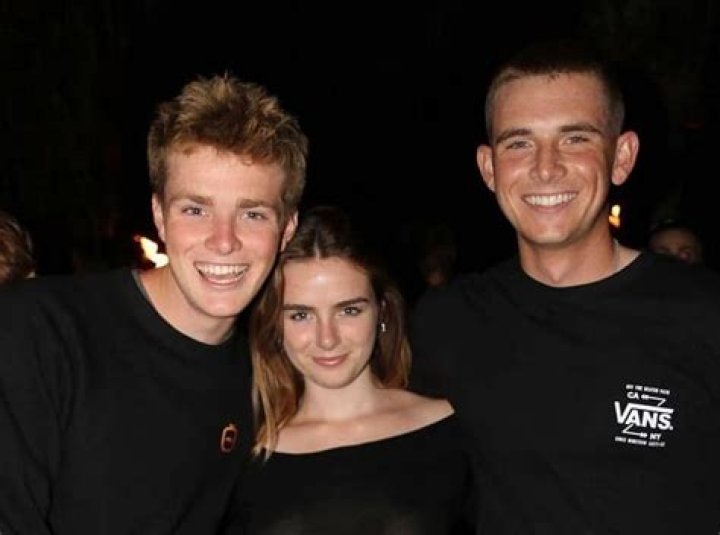 
Who Are Alex Warren’s Parents? His Siblings – Meet Ashley and Grant Warren 