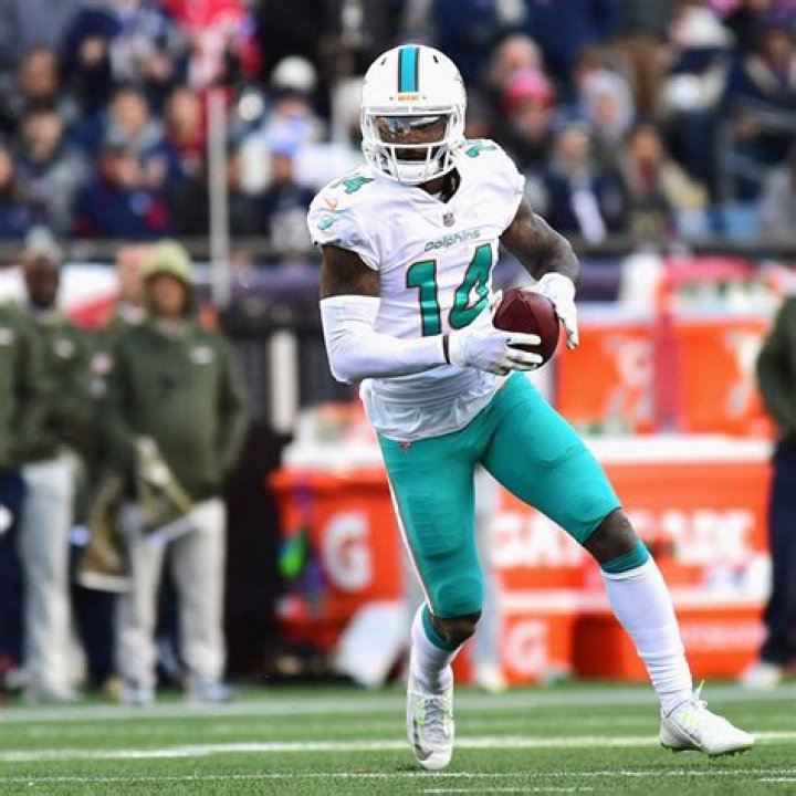 
Who Is Estrella Cerqueira? Meet The Beautiful WAGs Of Jarvis Landry! 